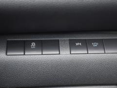 https://autoroyal.es/media/com_expautospro/images/big/turismos_todo_terrenos_y_furgonetas_peugeot_lm_615d85f0587bd.JPG