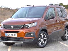 https://autoroyal.es/media/com_expautospro/images/big/turismos_todo_terrenos_y_furgonetas_peugeot_nuevo_rifter_6964e08d5788a.JPG