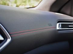 https://autoroyal.es/media/com_expautospro/images/big/turismos_todo_terrenos_y_furgonetas_peugeot_y_609167a662232.JPG