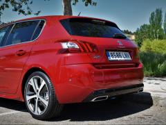 https://autoroyal.es/media/com_expautospro/images/big/turismos_todo_terrenos_y_furgonetas_peugeot_y_609167a791092.JPG