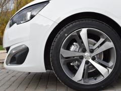 https://autoroyal.es/media/com_expautospro/images/big/turismos_todo_terrenos_y_furgonetas_peugeot_y_639a01e01cad4.JPG