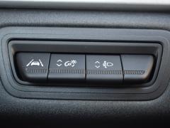 https://autoroyal.es/media/com_expautospro/images/big/turismos_todo_terrenos_y_furgonetas_renault_captur_6a7c99dd1d55d.JPG