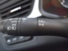 https://autoroyal.es/media/com_expautospro/images/big/turismos_todo_terrenos_y_furgonetas_renault_captur_6a7c99de2705d.JPG