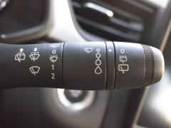 https://autoroyal.es/media/com_expautospro/images/big/turismos_todo_terrenos_y_furgonetas_renault_captur_6a7c99de270da.JPG