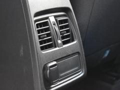 https://autoroyal.es/media/com_expautospro/images/big/turismos_todo_terrenos_y_furgonetas_renault_captur_6a7c99e11db49.JPG