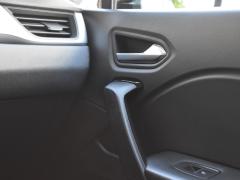 https://autoroyal.es/media/com_expautospro/images/big/turismos_todo_terrenos_y_furgonetas_renault_captur_6a7c99e32355a.JPG