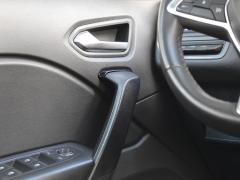 https://autoroyal.es/media/com_expautospro/images/big/turismos_todo_terrenos_y_furgonetas_renault_captur_6a7c99e3269d7.JPG