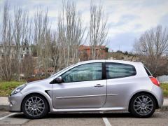 https://autoroyal.es/media/com_expautospro/images/big/turismos_todo_terrenos_y_furgonetas_renault_clio_5fda00a10a066.JPG