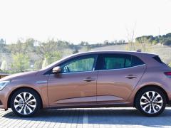 https://autoroyal.es/media/com_expautospro/images/big/turismos_todo_terrenos_y_furgonetas_renault_megane_69c18a4b2dec3.JPG