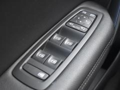 https://autoroyal.es/media/com_expautospro/images/big/turismos_todo_terrenos_y_furgonetas_renault_megane_69c18a4ee96de.JPG
