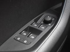 https://autoroyal.es/media/com_expautospro/images/big/turismos_todo_terrenos_y_furgonetas_skoda_karoq_675873a2d9f9b.JPG