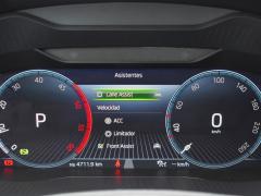 https://autoroyal.es/media/com_expautospro/images/big/turismos_todo_terrenos_y_furgonetas_skoda_karoq_69aeb82a7f15e.JPG