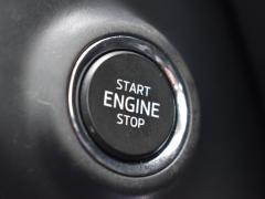 https://autoroyal.es/media/com_expautospro/images/big/turismos_todo_terrenos_y_furgonetas_skoda_karoq_69aeb832f22b0.JPG