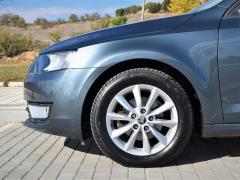 https://autoroyal.es/media/com_expautospro/images/big/turismos_todo_terrenos_y_furgonetas_skoda_octavia_6194f5403176c.JPG