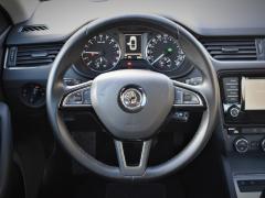 https://autoroyal.es/media/com_expautospro/images/big/turismos_todo_terrenos_y_furgonetas_skoda_octavia_6194f54091d68.JPG
