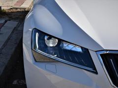 https://autoroyal.es/media/com_expautospro/images/big/turismos_todo_terrenos_y_furgonetas_skoda_superb_60475edbaf205.JPG