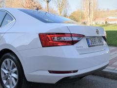 https://autoroyal.es/media/com_expautospro/images/big/turismos_todo_terrenos_y_furgonetas_skoda_superb_60475ee61c5a7.JPG