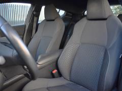 https://autoroyal.es/media/com_expautospro/images/big/turismos_todo_terrenos_y_furgonetas_toyota_c_hr_6ab6b496efc4f.JPG