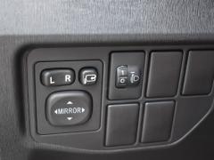 https://autoroyal.es/media/com_expautospro/images/big/turismos_todo_terrenos_y_furgonetas_toyota_prius_62b040d5b4e73.JPG