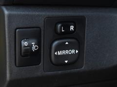 https://autoroyal.es/media/com_expautospro/images/big/turismos_todo_terrenos_y_furgonetas_toyota_yaris_62740fb539e37.JPG