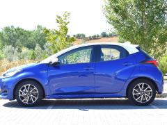 https://autoroyal.es/media/com_expautospro/images/big/turismos_todo_terrenos_y_furgonetas_toyota_yaris_6a42b11bdafb6.JPG
