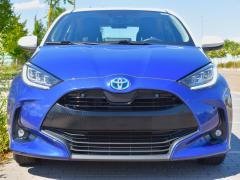 https://autoroyal.es/media/com_expautospro/images/big/turismos_todo_terrenos_y_furgonetas_toyota_yaris_6a42b11eefb46.JPG