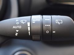 https://autoroyal.es/media/com_expautospro/images/big/turismos_todo_terrenos_y_furgonetas_toyota_yaris_6a42b12eda8b0.JPG