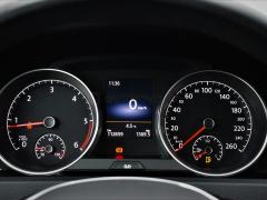 https://autoroyal.es/media/com_expautospro/images/big/turismos_todo_terrenos_y_furgonetas_volkswagen_golf_5fedbf24e9a1b.JPG