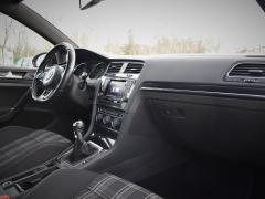 https://autoroyal.es/media/com_expautospro/images/big/turismos_todo_terrenos_y_furgonetas_volkswagen_golf_60412457beb72.JPG