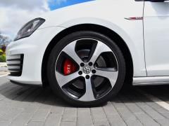 https://autoroyal.es/media/com_expautospro/images/big/turismos_todo_terrenos_y_furgonetas_volkswagen_golf_6603060703f40.JPG