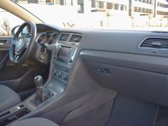 https://autoroyal.es/media/com_expautospro/images/big/turismos_todo_terrenos_y_furgonetas_volkswagen_golf_69305eda930b4.JPG