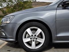 https://autoroyal.es/media/com_expautospro/images/big/turismos_todo_terrenos_y_furgonetas_volkswagen_jetta_6172856b0ebae.JPG