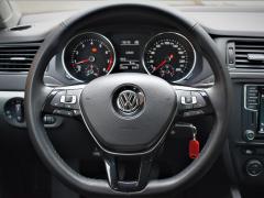 https://autoroyal.es/media/com_expautospro/images/big/turismos_todo_terrenos_y_furgonetas_volkswagen_jetta_617285fc072fe.JPG