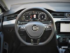 https://autoroyal.es/media/com_expautospro/images/big/turismos_todo_terrenos_y_furgonetas_volkswagen_passat_616081e1debae.JPG