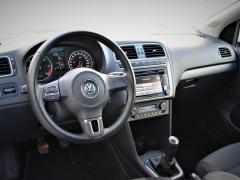 https://autoroyal.es/media/com_expautospro/images/big/turismos_todo_terrenos_y_furgonetas_volkswagen_polo_61af45a95b3b1.JPG