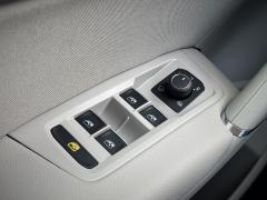 https://autoroyal.es/media/com_expautospro/images/big/turismos_todo_terrenos_y_furgonetas_volkswagen_touran_61d867df7ceec.jpg