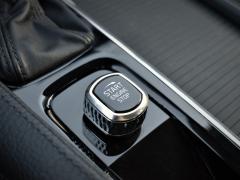 https://autoroyal.es/media/com_expautospro/images/big/turismos_todo_terrenos_y_furgonetas_volvo_s90_63c6d3c1d9486.JPG