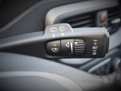 https://autoroyal.es/media/com_expautospro/images/big/turismos_todo_terrenos_y_furgonetas_volvo_v40_645935d1811c9.JPG