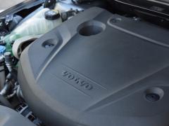 https://autoroyal.es/media/com_expautospro/images/big/turismos_todo_terrenos_y_furgonetas_volvo_v40_645935e15cc53.JPG