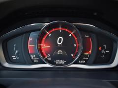 https://autoroyal.es/media/com_expautospro/images/big/turismos_todo_terrenos_y_furgonetas_volvo_v60_62741150f389a.JPG