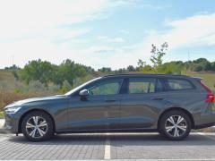 https://autoroyal.es/media/com_expautospro/images/big/turismos_todo_terrenos_y_furgonetas_volvo_v60_68654bab5ad73.JPG