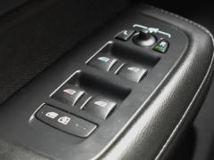 https://autoroyal.es/media/com_expautospro/images/big/turismos_todo_terrenos_y_furgonetas_volvo_v60_68654bade8960.JPG