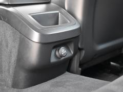 https://autoroyal.es/media/com_expautospro/images/big/turismos_todo_terrenos_y_furgonetas_volvo_v60_68654baea118f.JPG