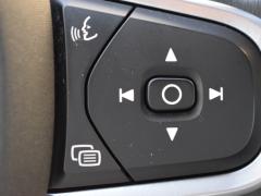 https://autoroyal.es/media/com_expautospro/images/big/turismos_todo_terrenos_y_furgonetas_volvo_xc60_6aabce0b100bb.JPG
