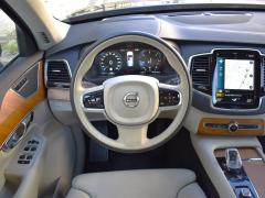 https://autoroyal.es/media/com_expautospro/images/big/turismos_todo_terrenos_y_furgonetas_volvo_xc90_6a1db50f7c3b6.JPG
